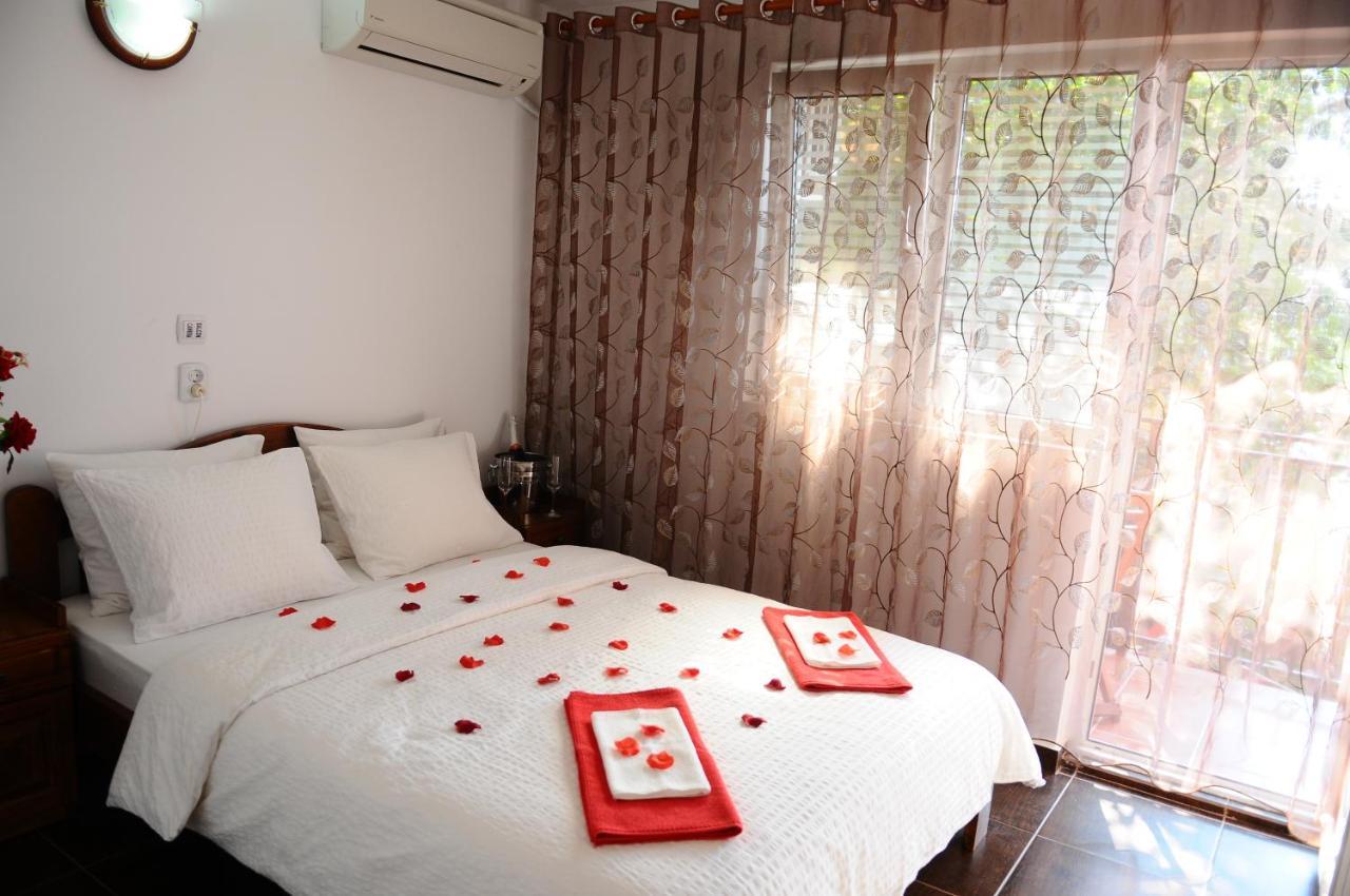 Vila Floarea Etiquette Costinesti Ngoại thất bức ảnh