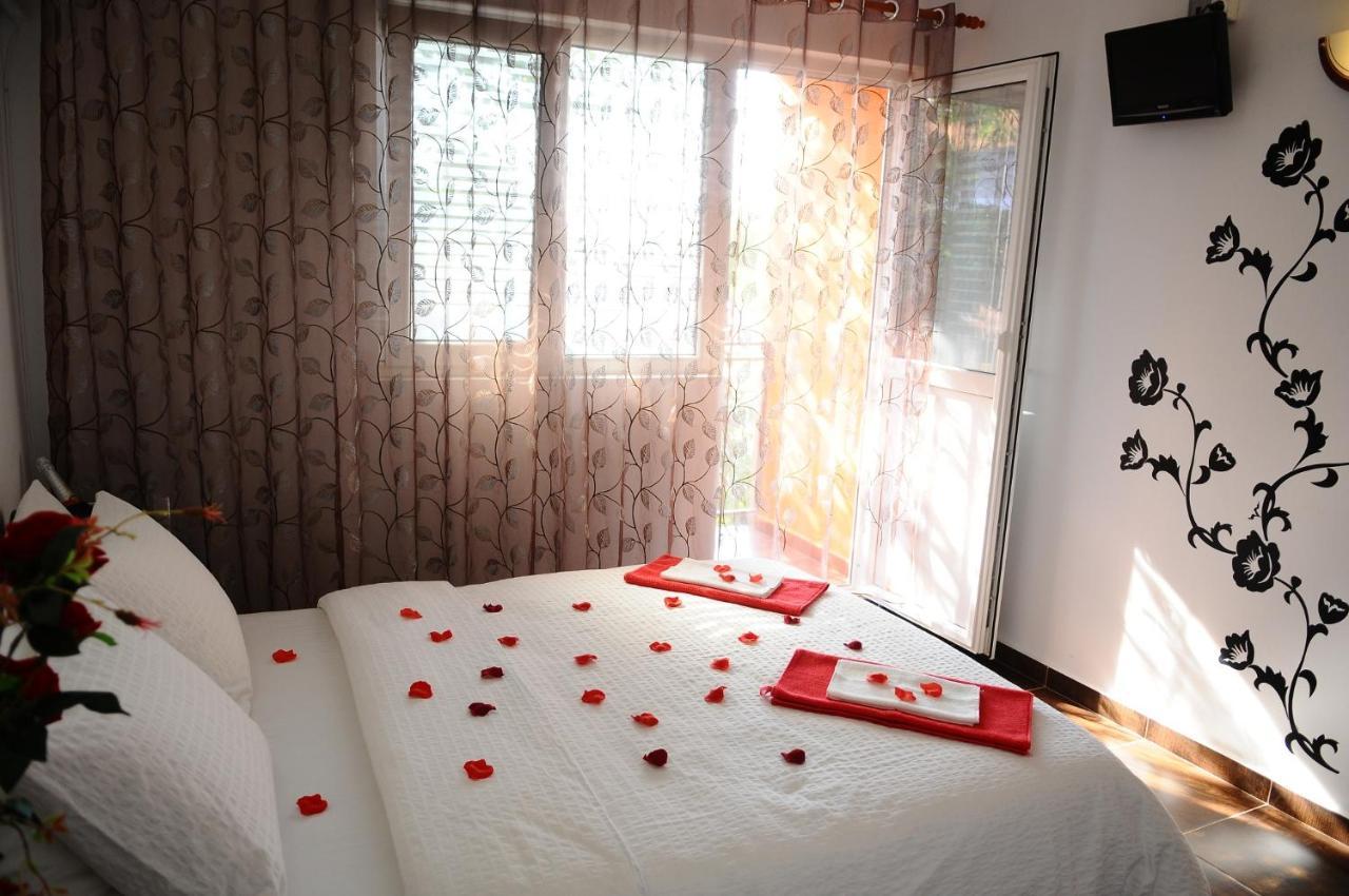 Vila Floarea Etiquette Costinesti Ngoại thất bức ảnh