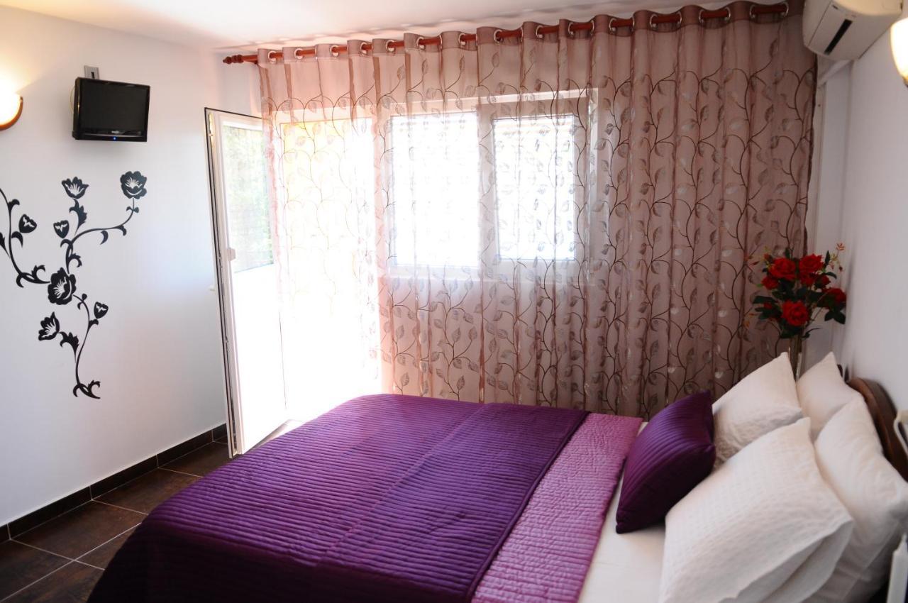 Vila Floarea Etiquette Costinesti Ngoại thất bức ảnh